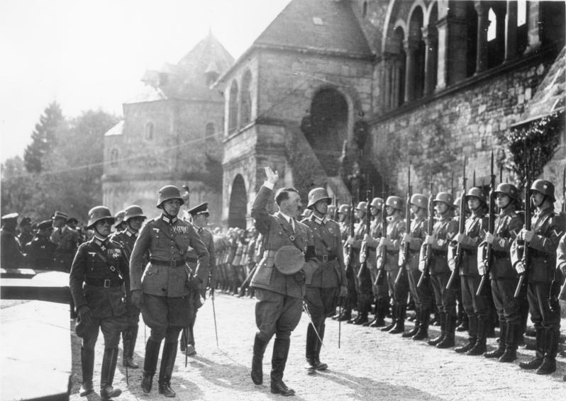 Adolf Hitler arrives in Goslar for the Erntedanktag
